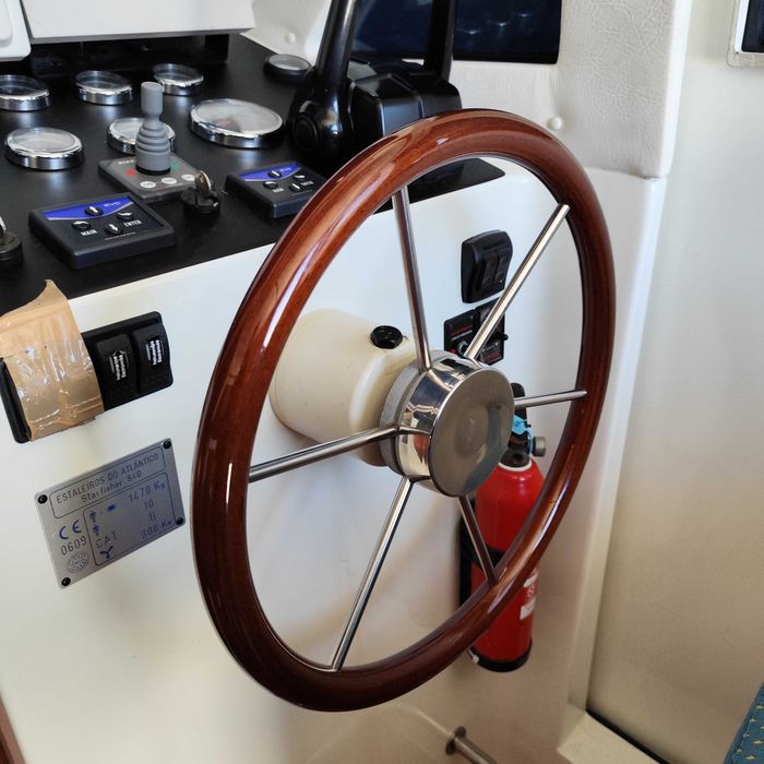 Barco Starfisher 840 classe 3 c/ 2 motores a Diesel