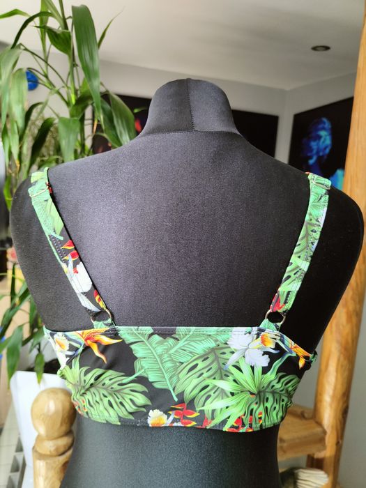 Nowy zielony top damski