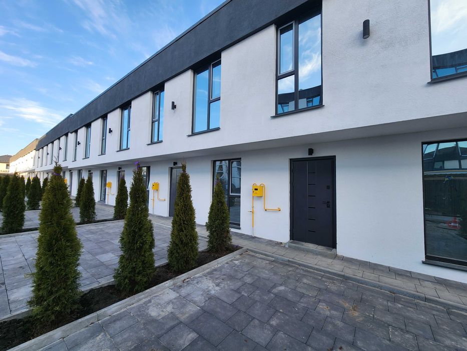 Таунхаус з Документами, 62 м2, 2 паркомісця, Двір 100 м2, Газ, Котел.