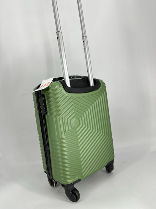 Nowa walizka S / 10 kolorów