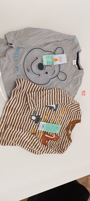 Dwie nowe koszulki dla chłopca