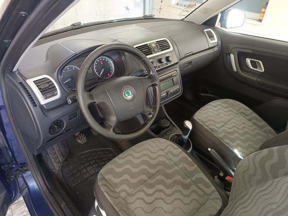 ✅ Skoda Fabia 1.2 HTP 70Cv

➡️ Kms: 276819
➡️ Ano: 2007/11

Viatura em bom estado, com manutenção em dia. Duas chaves.