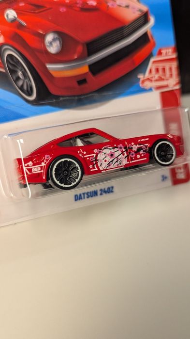 Hot Wheels Datsun 240z sakura хот вілс датсун сакура подарунок red