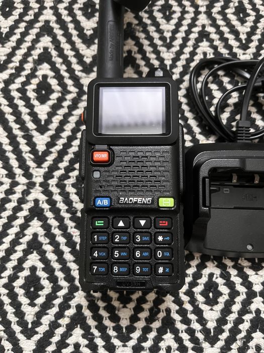 Radio baofeng uv 5rh+ ladowarka