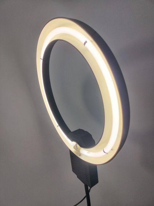Lampa led stojąca