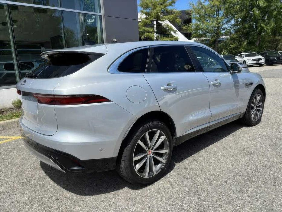 Jaguar F-Pace      2022