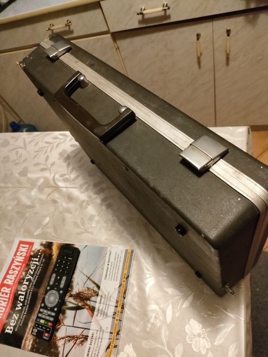 Japoński radiogramofon z ok 1962 roku plus płyta Beatles music  1968r.