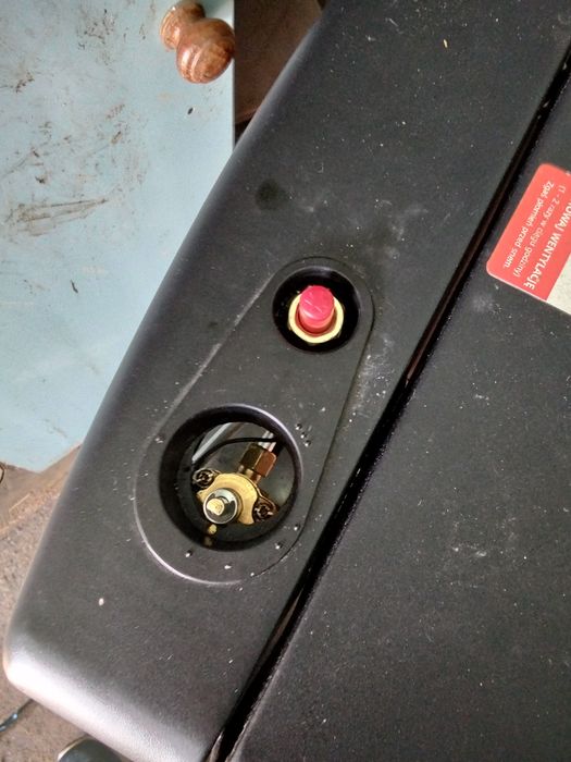 Продам конвектор газовий не працує.кнопка.на запал.газу.разом.збалоном