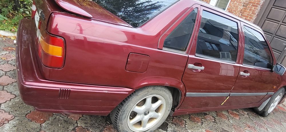 автомобиль Вольво