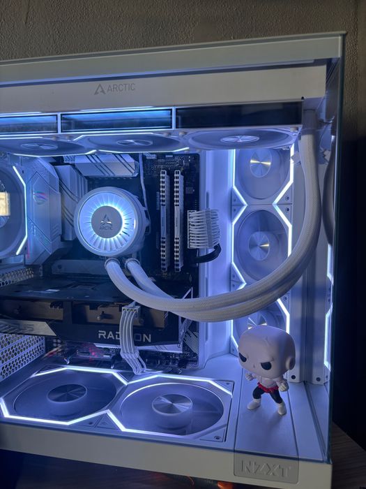 PC Gaming White RGB – Ryzen 5 5600X + RX 6600XT | Estético + Performance