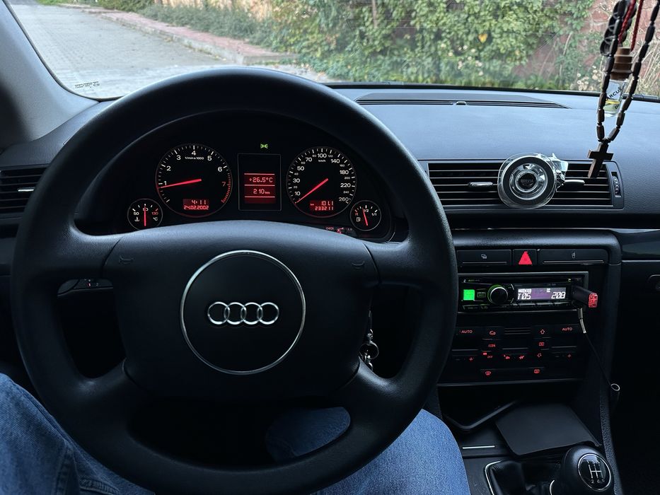 Audi A4 2003 VIN WAUZZZ8E83A316677 фото оголошення 5 з 8