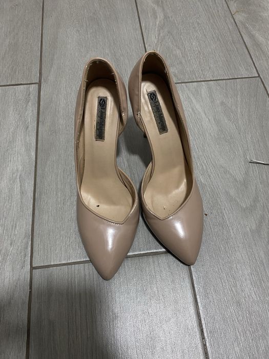 Срочно продам  женские туфли