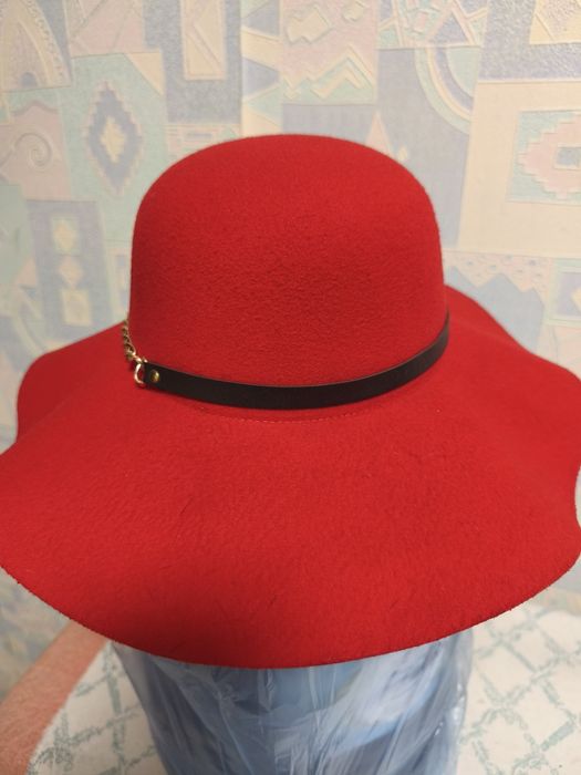 Продам фетровые шляпы,а ля Дженифер Лопес