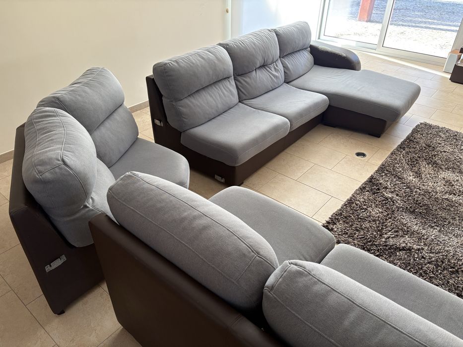 Sofá de canto, com chaise longue / cinza e castanho