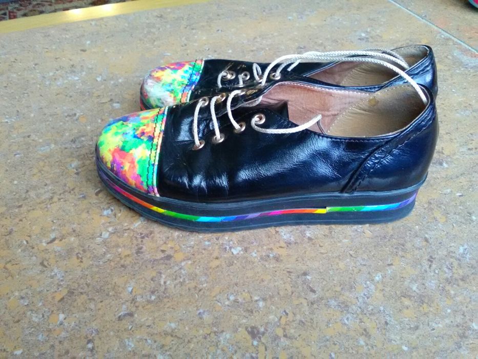 Туфлі спортивні кросівки