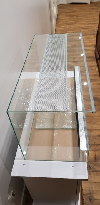 Terrarium 80x35x40 wentylacja gora i prog. Szyby przesuwne.
