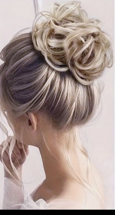 Пучок  волос на резинке (заколка)