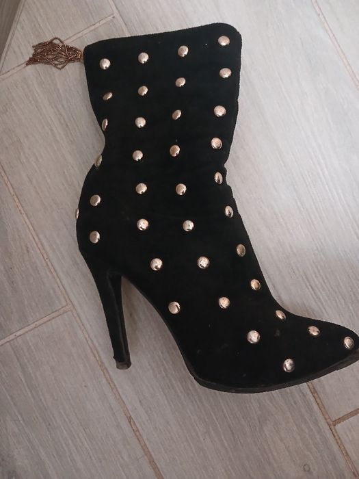 Продам ботинки осень весна