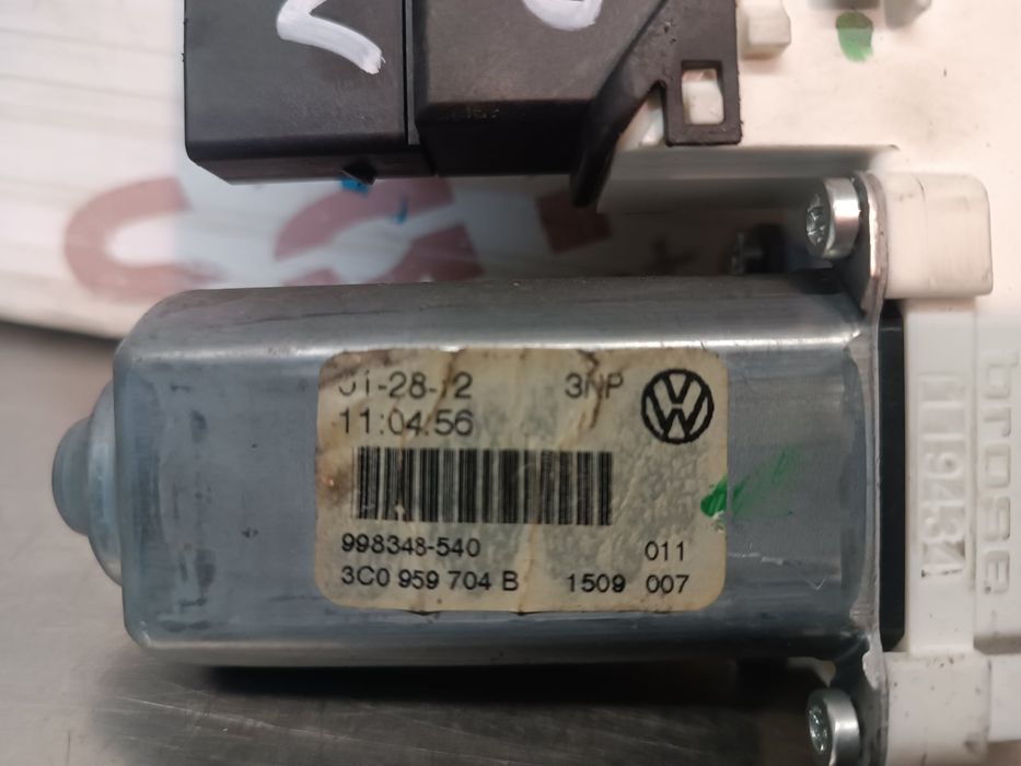 Motor Vidro Trás Direito VW GOLF V - 3C0959704B