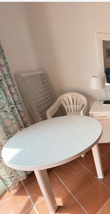 Mesa redonda de jardim branca de 90cms (resina/plástico)