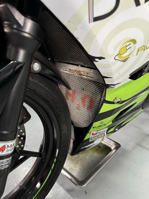 Kawasaki Ninja 400de Pista – Pronta a Correr! Full Extras