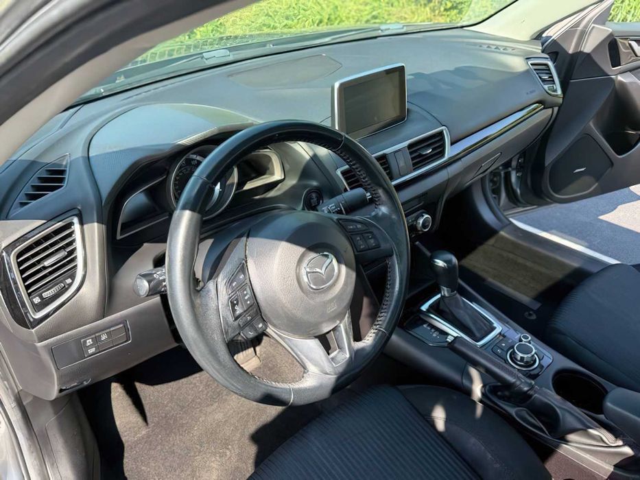 Mazda 3      2016