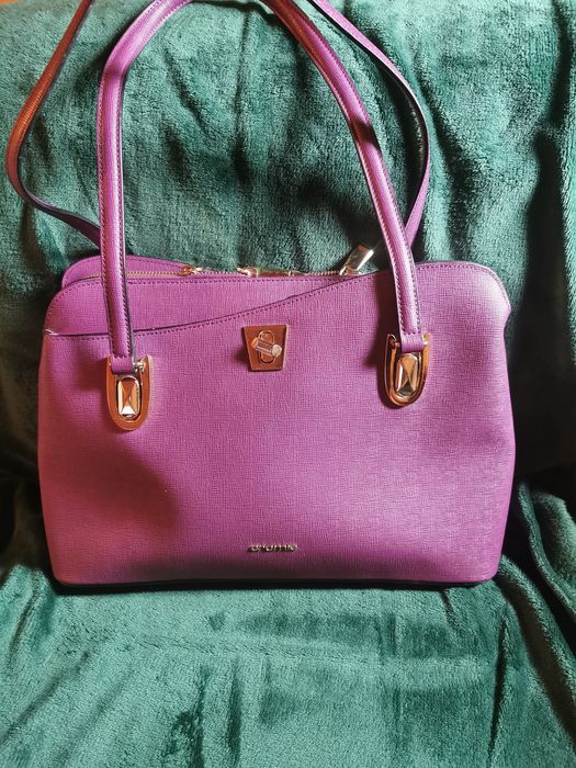 Mala em pele com 5 divisões