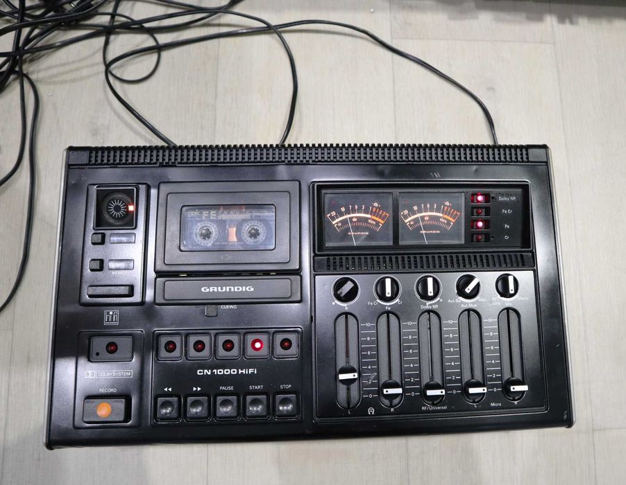 Кассетная дека Grundig CN 1000 HiFi Dolby NR 3 головки