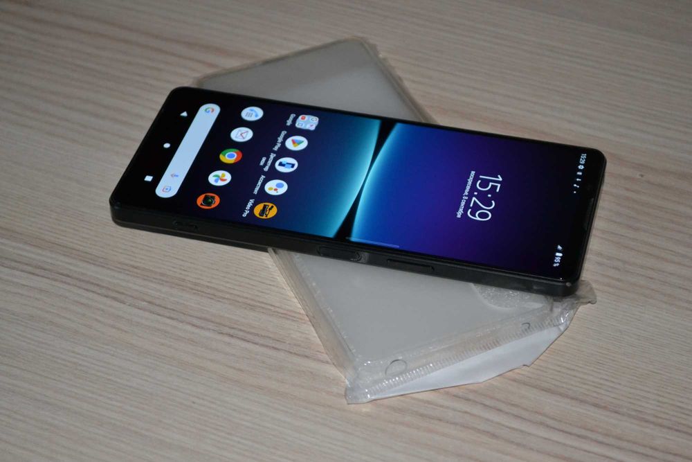 SONY Xperia 1 IV 1.4 - 1 SIM 12/256 120Гц OLED 8gen1 (сони 1 Mark 4)