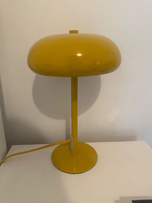 Candeeiro pequeno de mesa