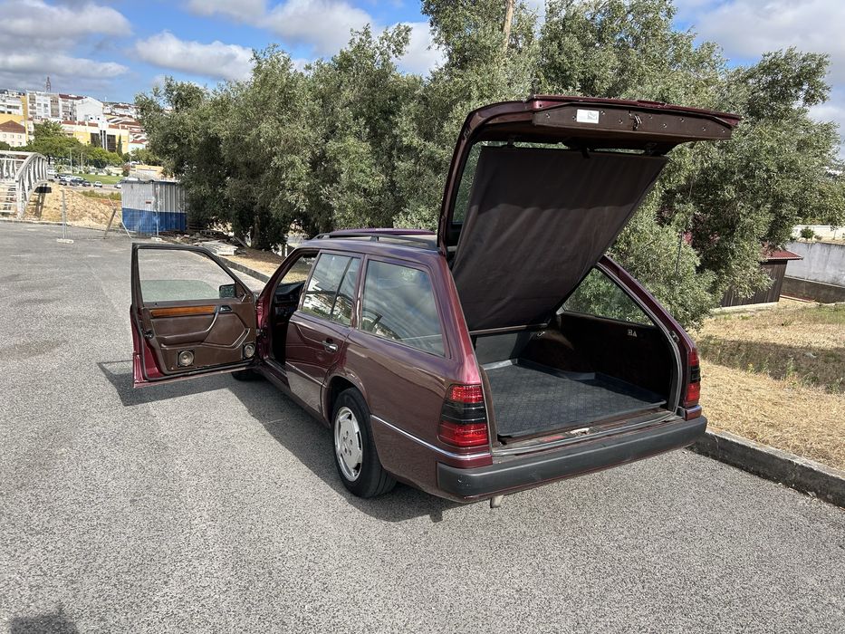 Mercedes Benz 250 TD(Touring Diesel)Não negociavel.