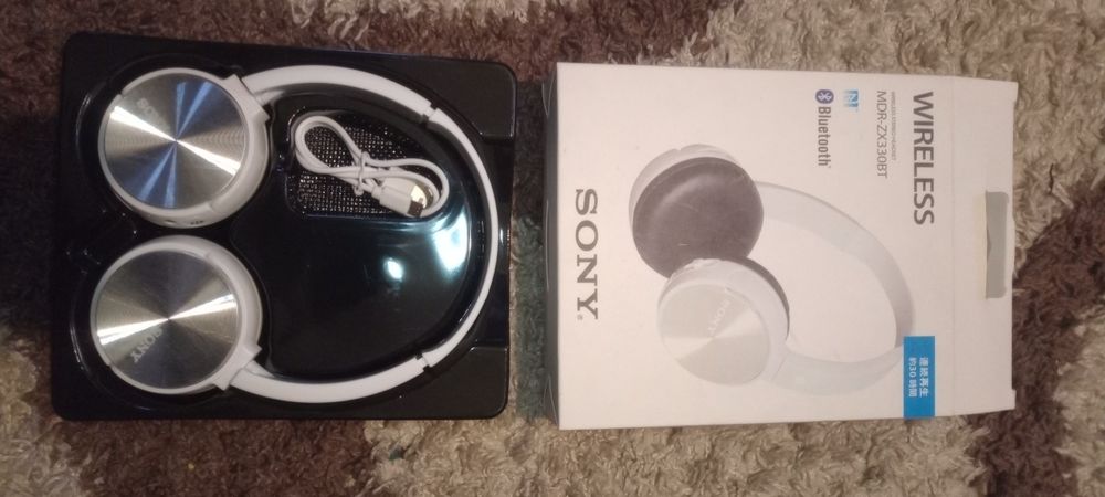 Навушники Sony MDR-ZX330BT