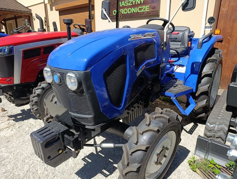 Ciągnik rolniczy 50KM 4-cyl 4x4