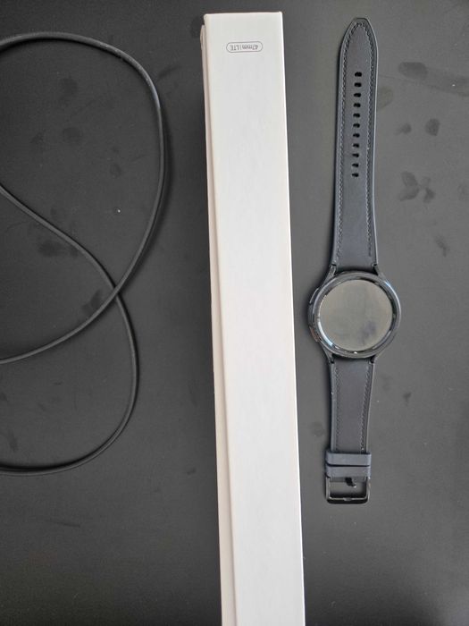 Samsung Galaxy Watch6 Classic 47mm LTE - Como Novo (Caixa Completa)