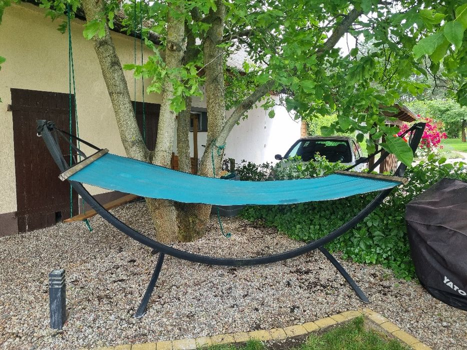 Hamak ogrodowy na stelażu
