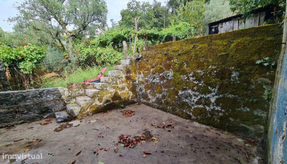 Venda Moradia para restauro, Gestaçô, Baião