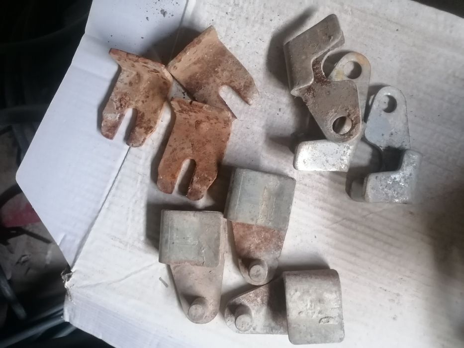 Vendo castanhas de mola e castanhas e outros peças usadas em obrass de