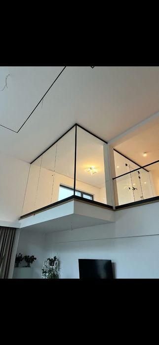 Balustrada szklana zabudowa szklana