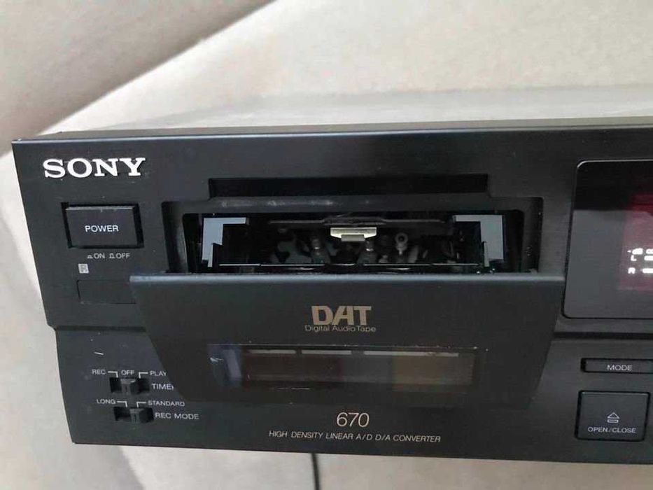 DAT Sony DTC-670 magnetofon cyfrowy