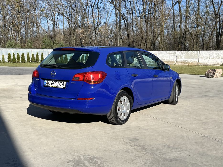 Opel Astra J 2011 1.7 CDTi