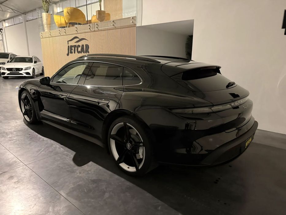 Porsche Taycan Sport Turismo Black Edition