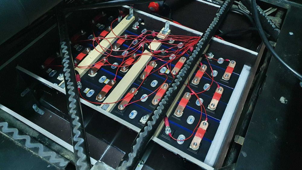 Pack 48v / 72v Bateria lítio  310Ah LifeP04  Solar TUK TUK Golf Coche