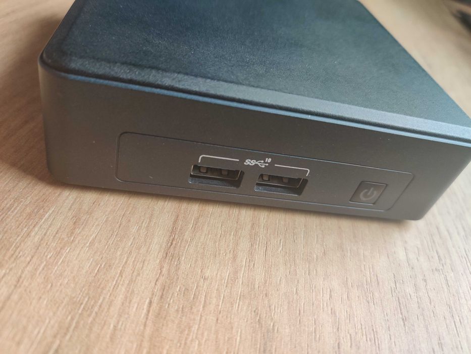 Intel NUC 11 Pro i3/16GB/512GB Linux Mint