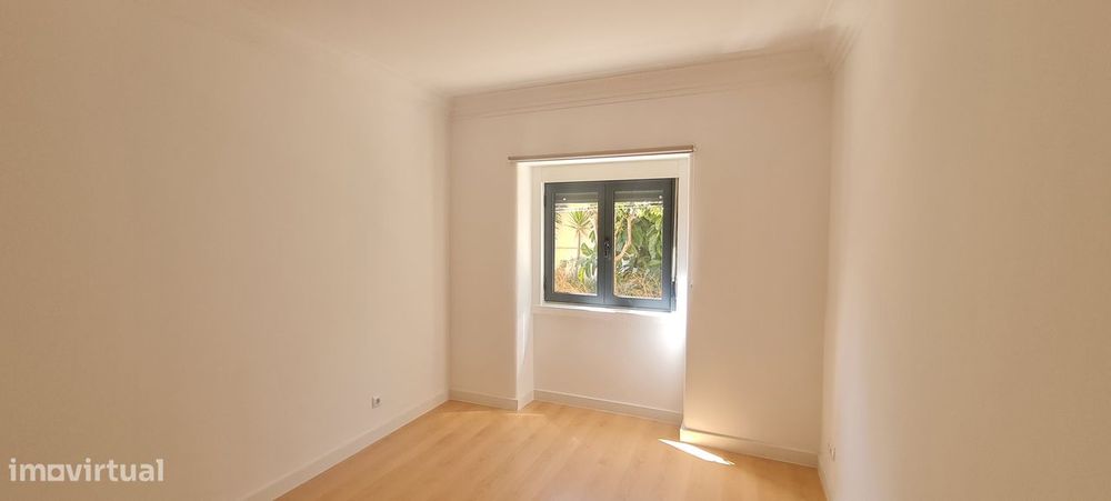 T2 em Olivais com jardim e cozinha separada