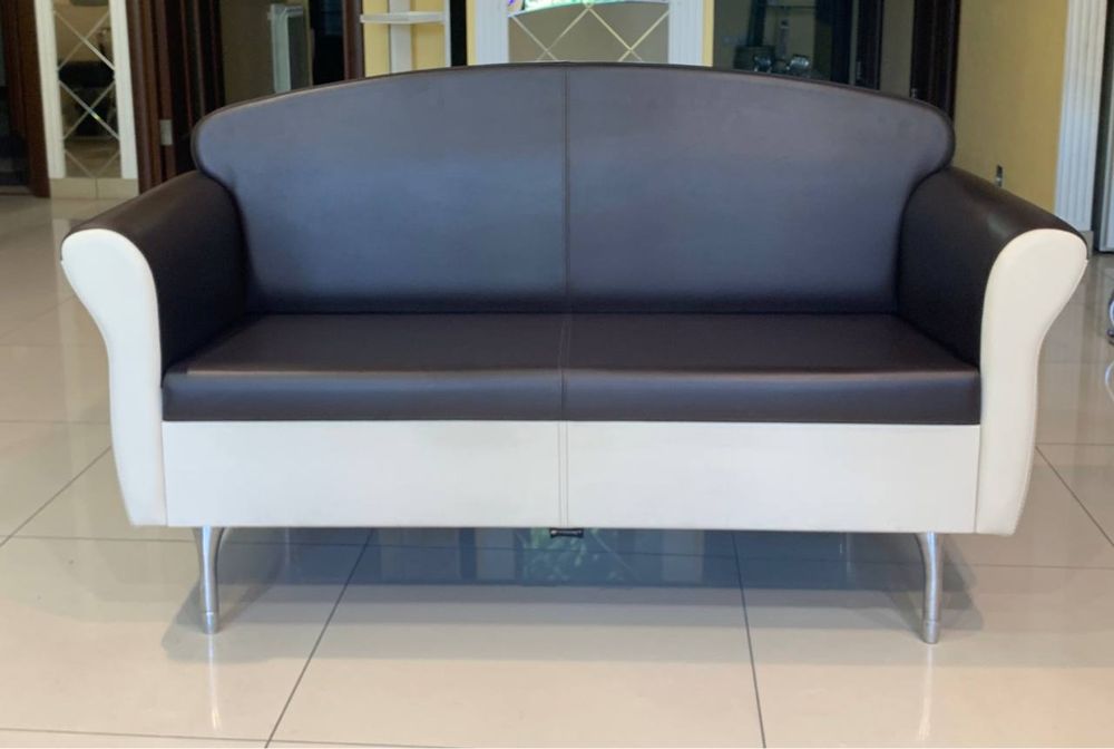 Продам парикмахерское кресло, мойку, диван, Pietranera, Италия