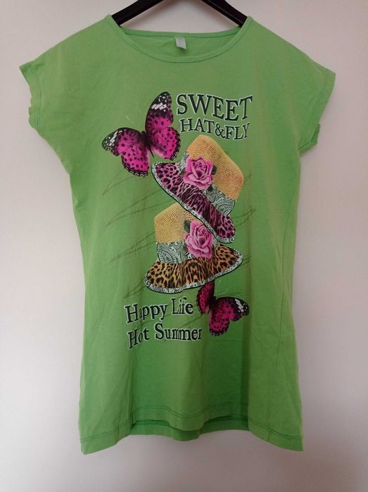 T-shirt z aplikacją i napisami