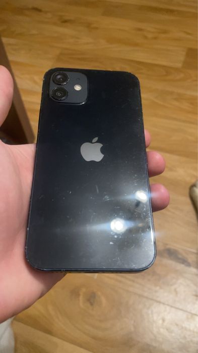 Iphone 12.