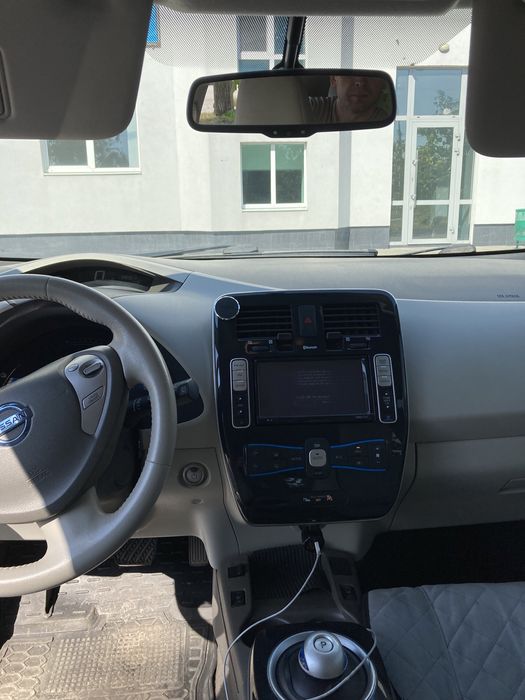 Продам Nissan Leaf