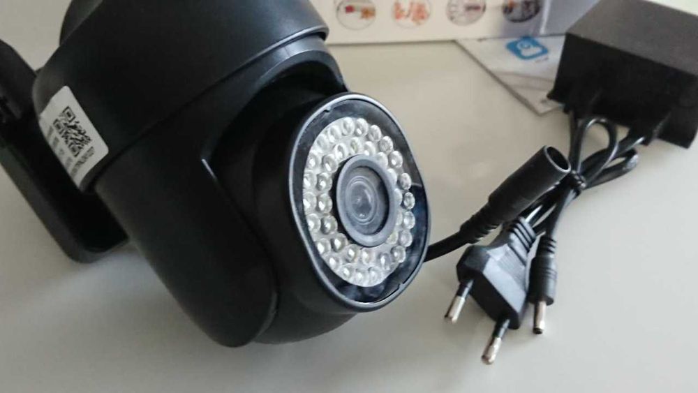 Câmara de segurança esférica Wi-Fi (PTZ, 360º) – exterior ou interior