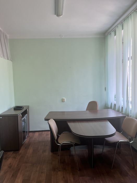 Офіс 65 кв м з меблями